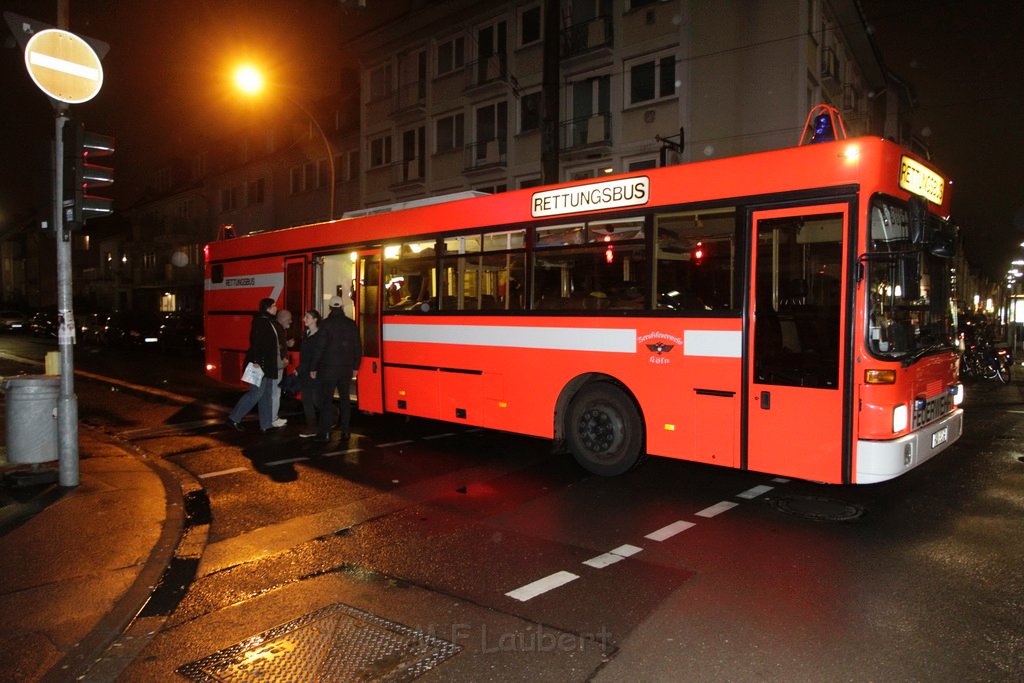 Einsatz BF Verdaechtiges Fahrzeug Koeln Suelz Zuelpischerstr Gustavstr P88.JPG